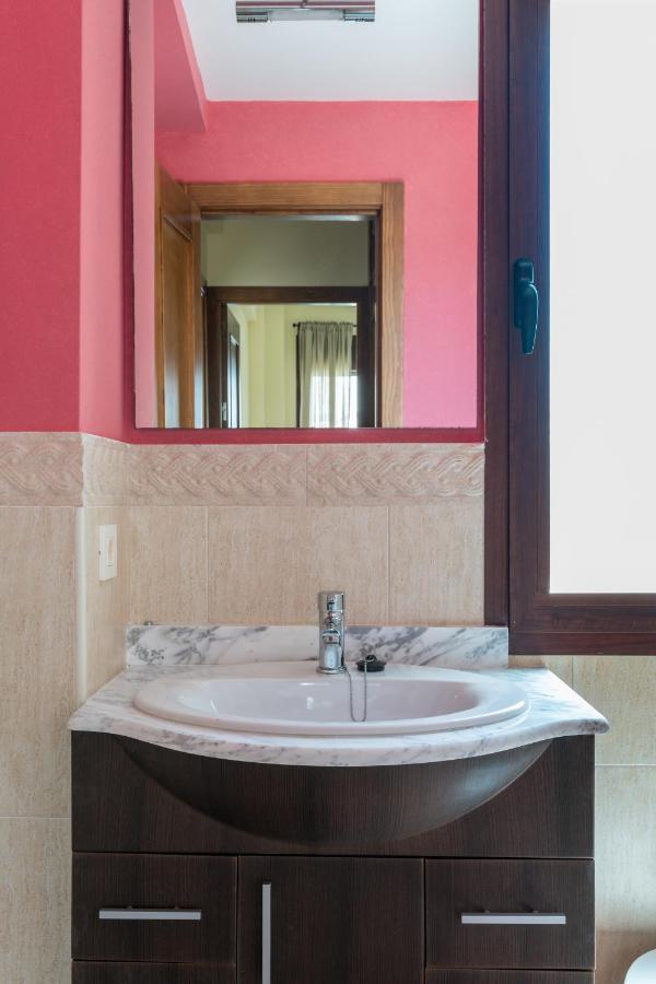 Casa Rural Sierramagna De 2 Dormitorios El Ronquillo Luaran gambar